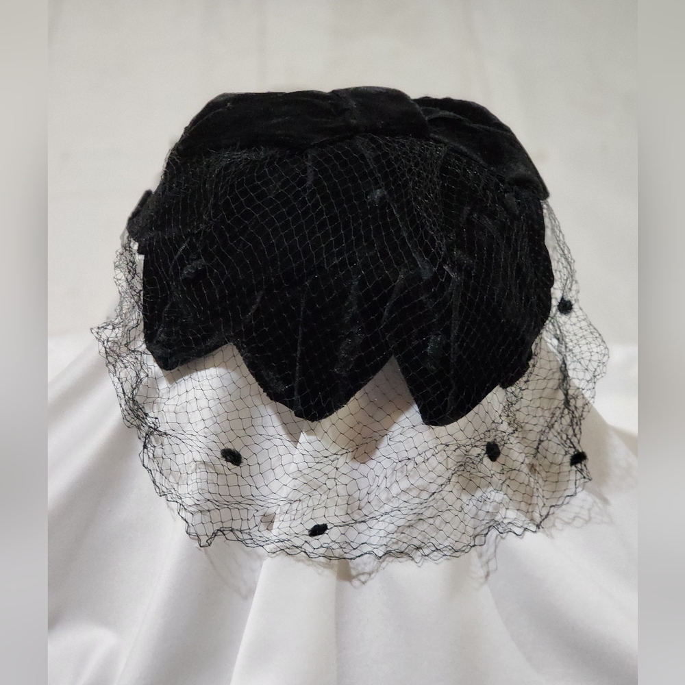 🔥SOLD🔥Vintage Elegant  Women's Black Mourning Fascinator Hat